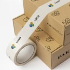 Lipni-juosta-su-spauda-pakobaze